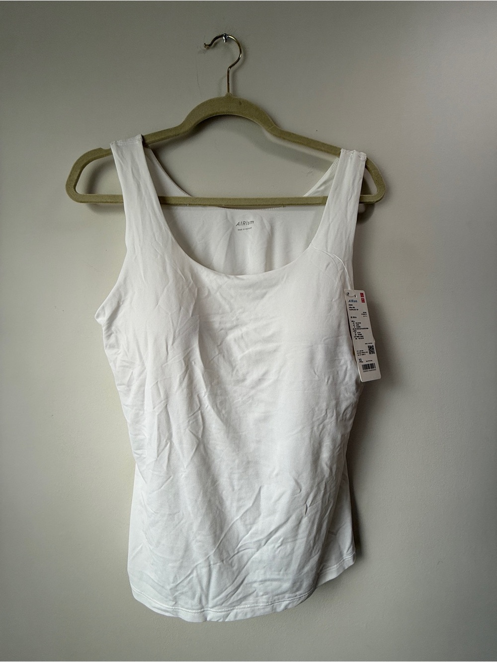 iris White Scoop Neck Built in Bra support Tank Top size XL